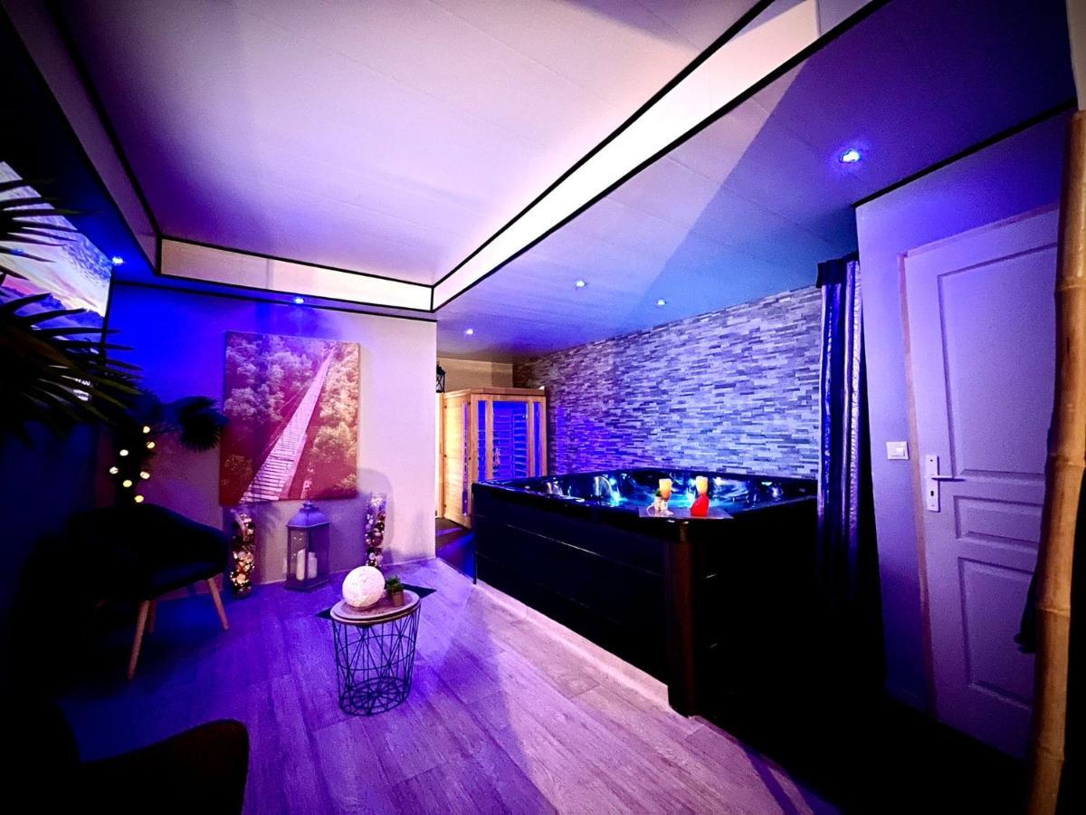 דירות ברגו Logement Privatif Avec Jacuzzi מראה חיצוני תמונה